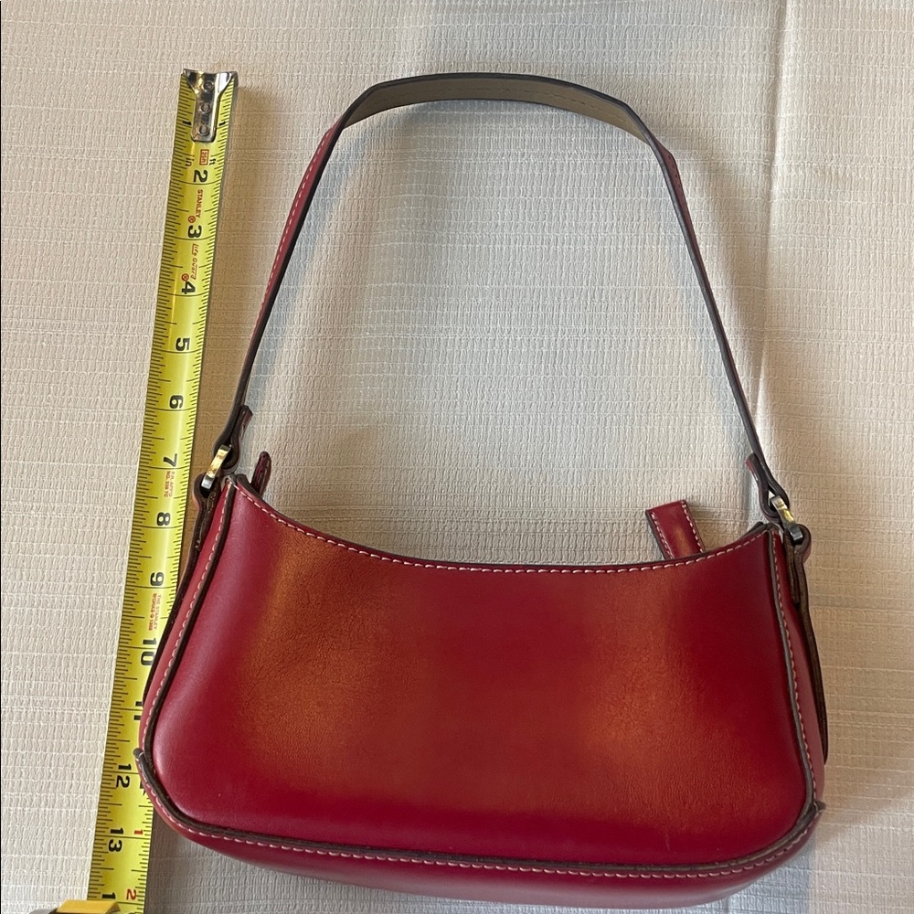 Classic Red Leather Shoulder Bag - Picture 2 of 11